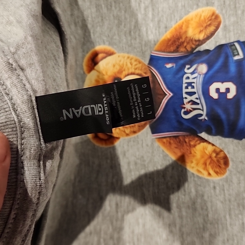 ⭐️ Sixers Brotherly Love Bear Tee - Picture 3 of 3